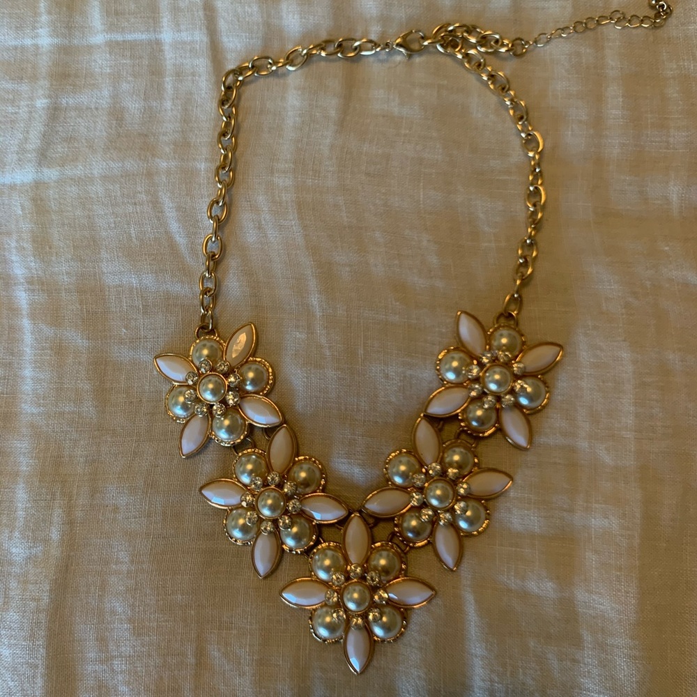 Statement necklace